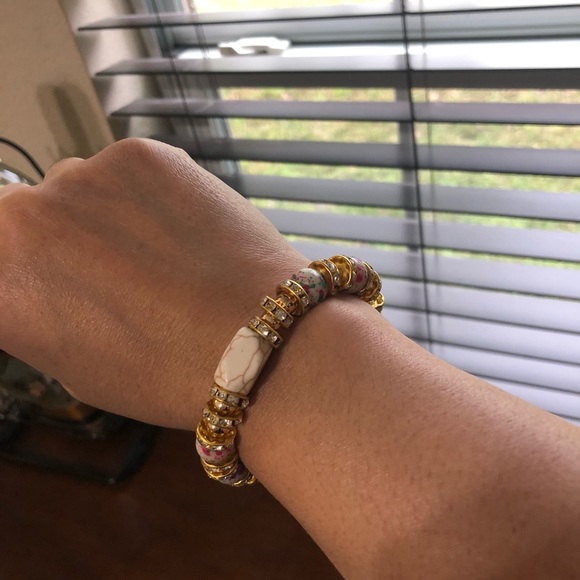 Cream Gemstone Stretch Bracelet - Picture 3 of 3